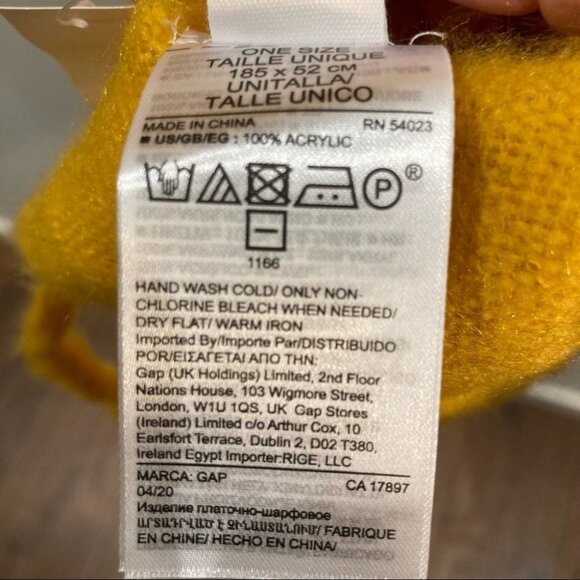 GAP Scarf NWT  Buttery Soft Warm Yellow W/ Fringe - Picture 4 of 5